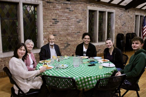 Navigation to Story: Eureka Christian Church provides expanded community for students through Sunday Suppers